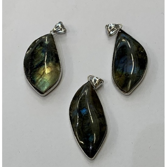LABRADORITE PENDANT
