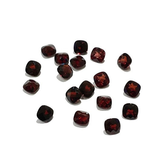 GARNET CUT STONE